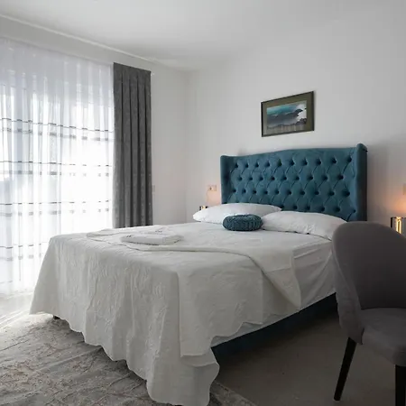 Holiday home Amazing In With Heated Swimming Pool *