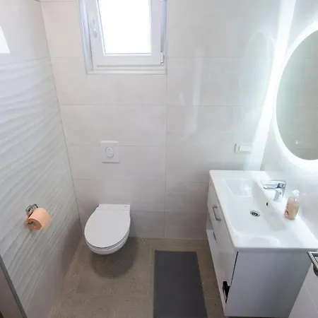 Amazing In With Heated Swimming Pool Holiday home *